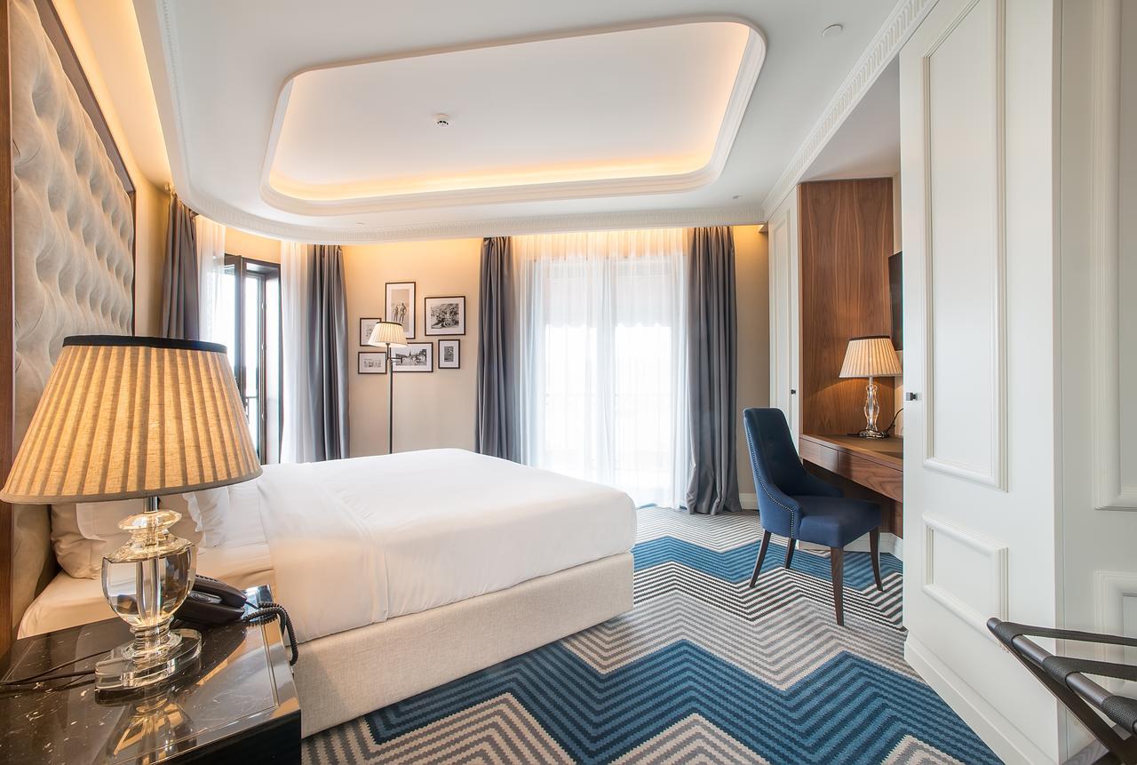 Boutique Hotel La Roche Tivat Exterior photo