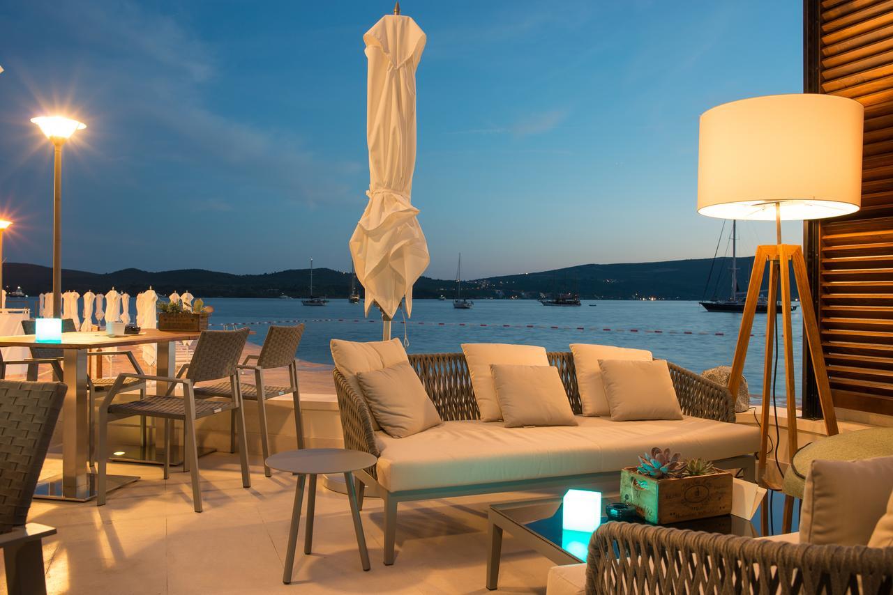 Boutique Hotel La Roche Tivat Exterior photo