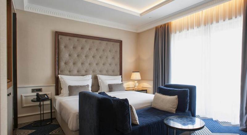 Boutique Hotel La Roche Tivat Exterior photo