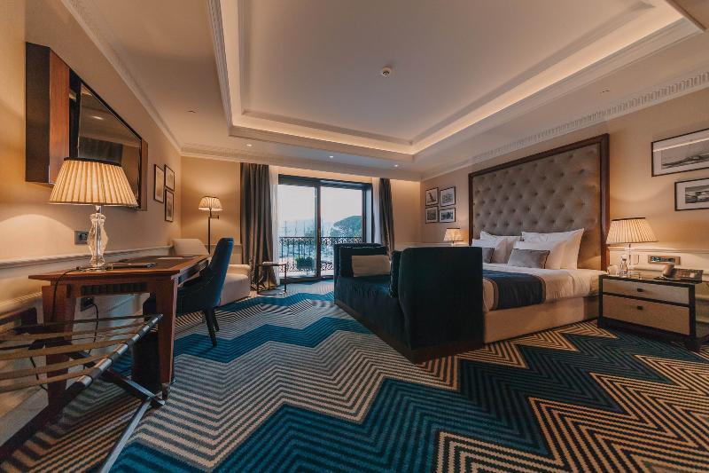 Boutique Hotel La Roche Tivat Exterior photo